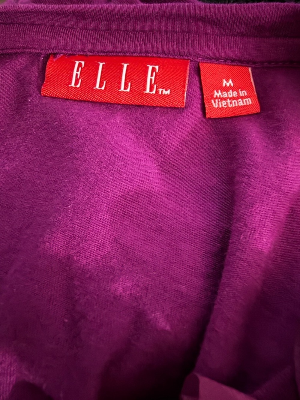ELLE Ruffle Neck Top Women’s Medium Magenta Short Sleeve Stretch Casual - Picture 6 of 7